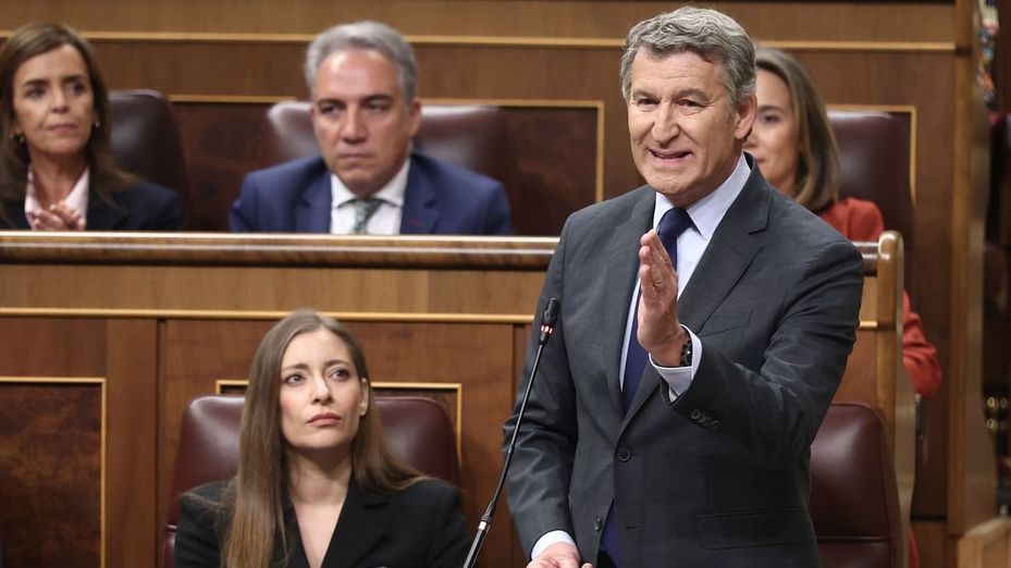 Feijóo exige a Sánchez que se implique para resolver la huelga de médicos, que agrava las listas de espera