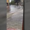 Lluvia y granizo convierten las calles de Loeches en ríos en cuestión de minutos