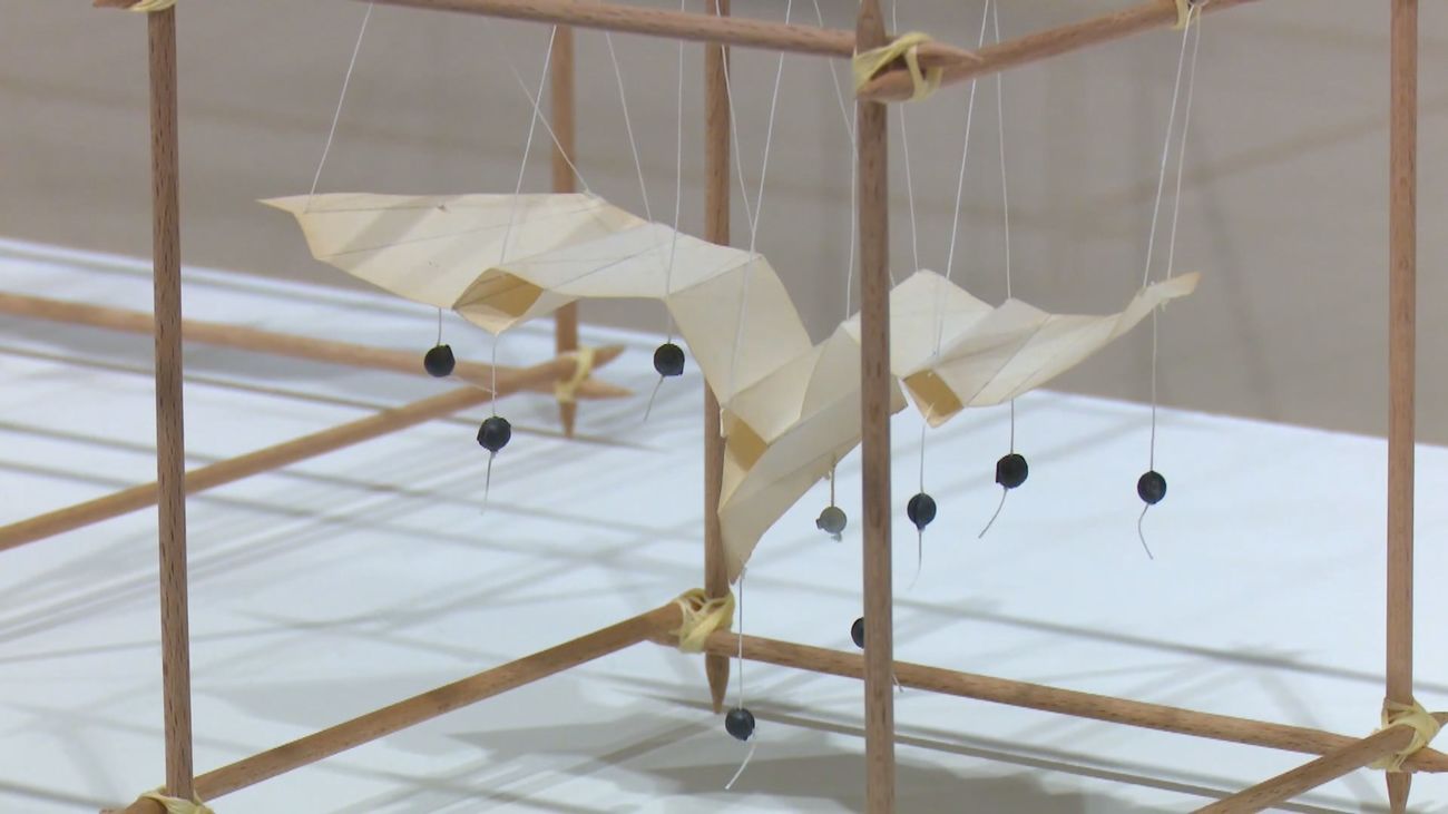 El arte textil contemporáneo llega al Museo Reina Sofía con 'Entes', la exposición de Aurelia Muñoz