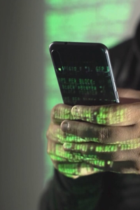 ¿Cómo puedo saber si mi teléfono móvil ha sido hackeado?