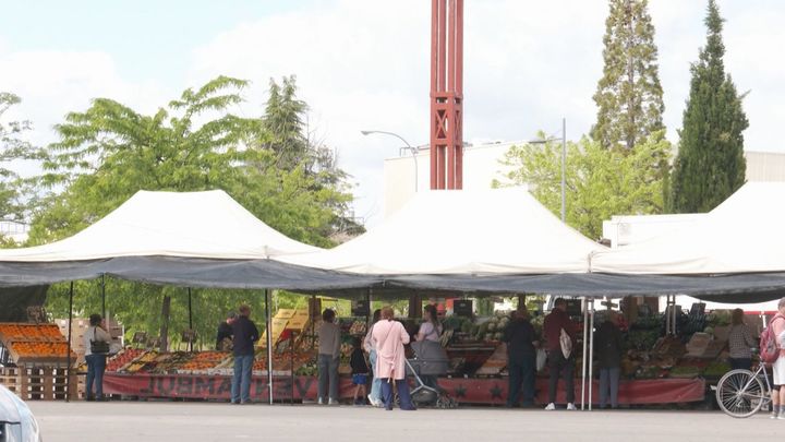 ¿Se puede llenar el carro de la compra en un mercadillo con tan sólo 20 euros?