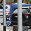Un hombre mata a una mujer en una calle de Esplugues de Llobregat con un cuchillo