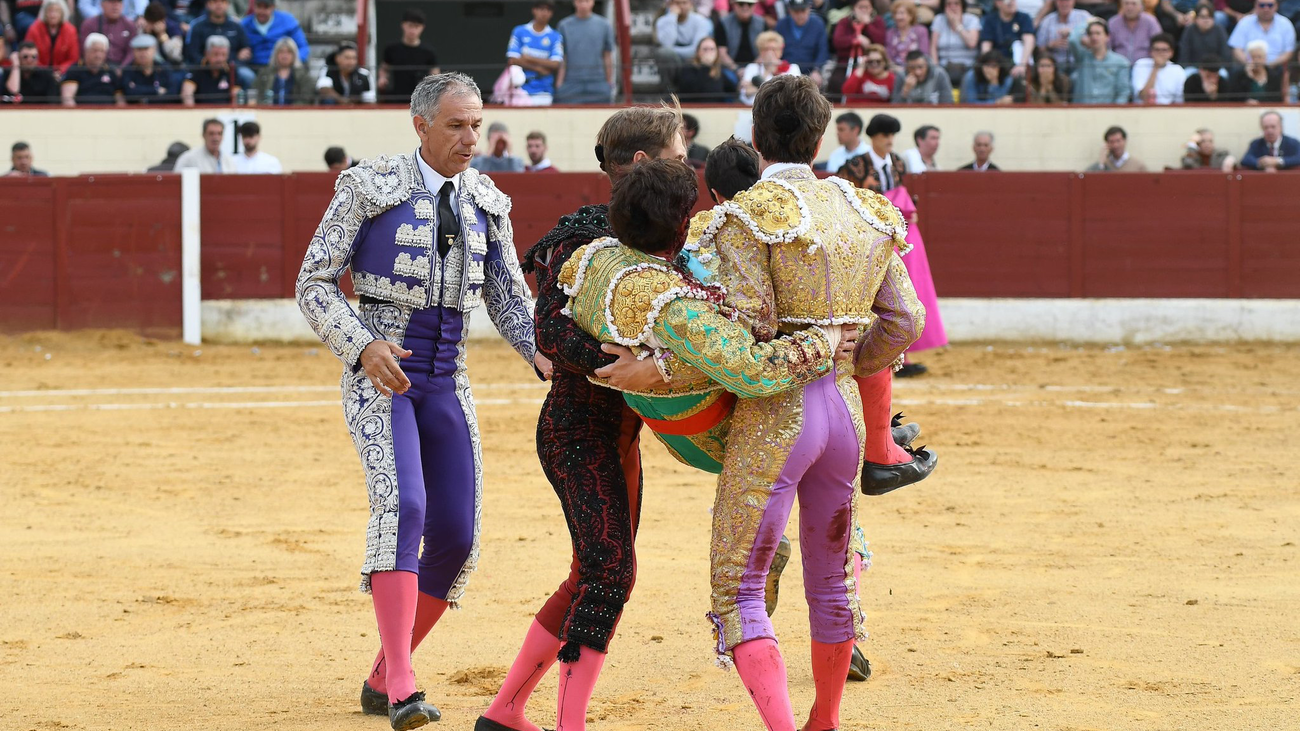 Alberto Durán tras la cogida en la Plaza de Valdemoro