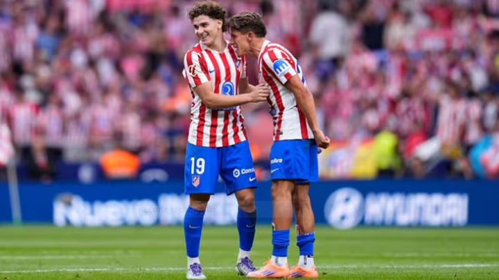 Julián Alvarez, Giuliano, Sorloth y Giménez, en la convocatoria para Londres