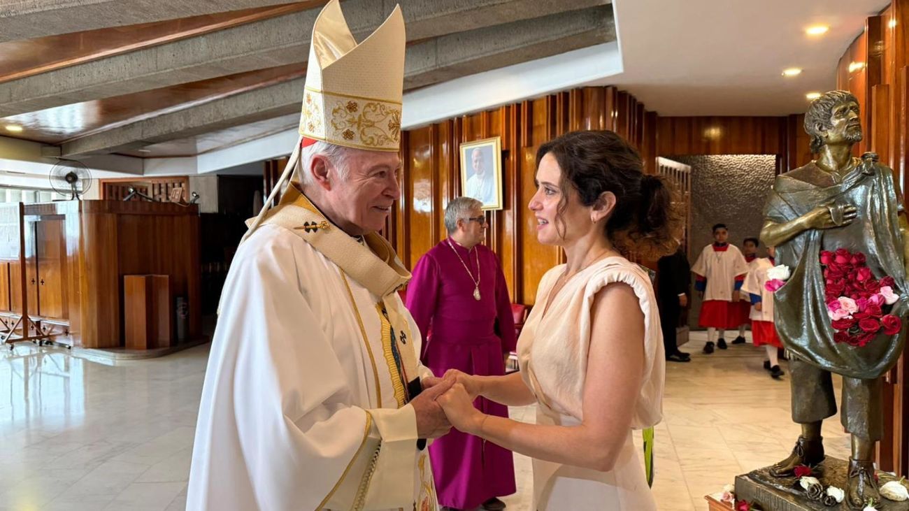 Ayuso asiste a una misa en la Basílica de Santa María de Guadalupe en la primera jornada de su viaje oficial a México