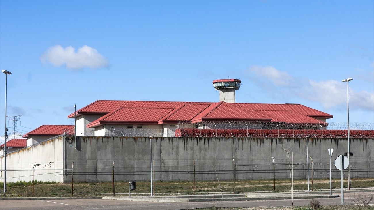 Exterior de la cárcel de Valdemoro