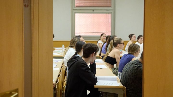 La Comunidad de Madrid abre el plazo de solicitud de las becas de Bachillerato