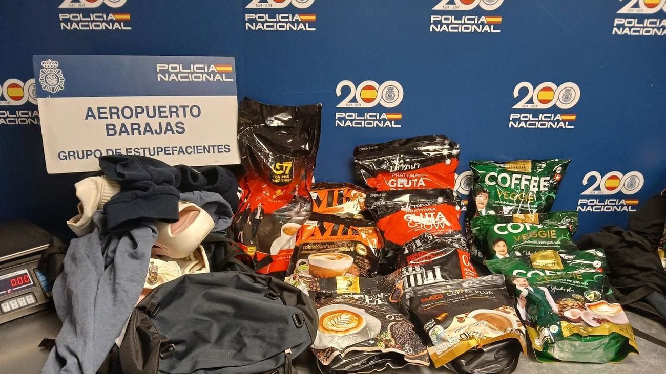 Dos detenidos en Barajas con 18 kilos de heroína ocultos en paquetes de café