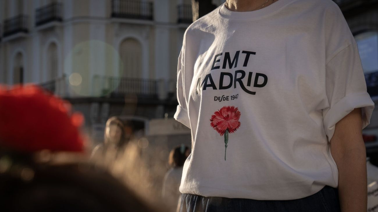 Edición especial de camisetas y bolsos de la EMT