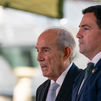 El exlehendakari Carlos Garaikoetxea (izqda) junto a Imanol Pradales (dcha)