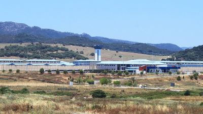 Detenida una mujer por intentar introducir dos folios impregnaos en droga en la cárcel de Botafuegos, Almería