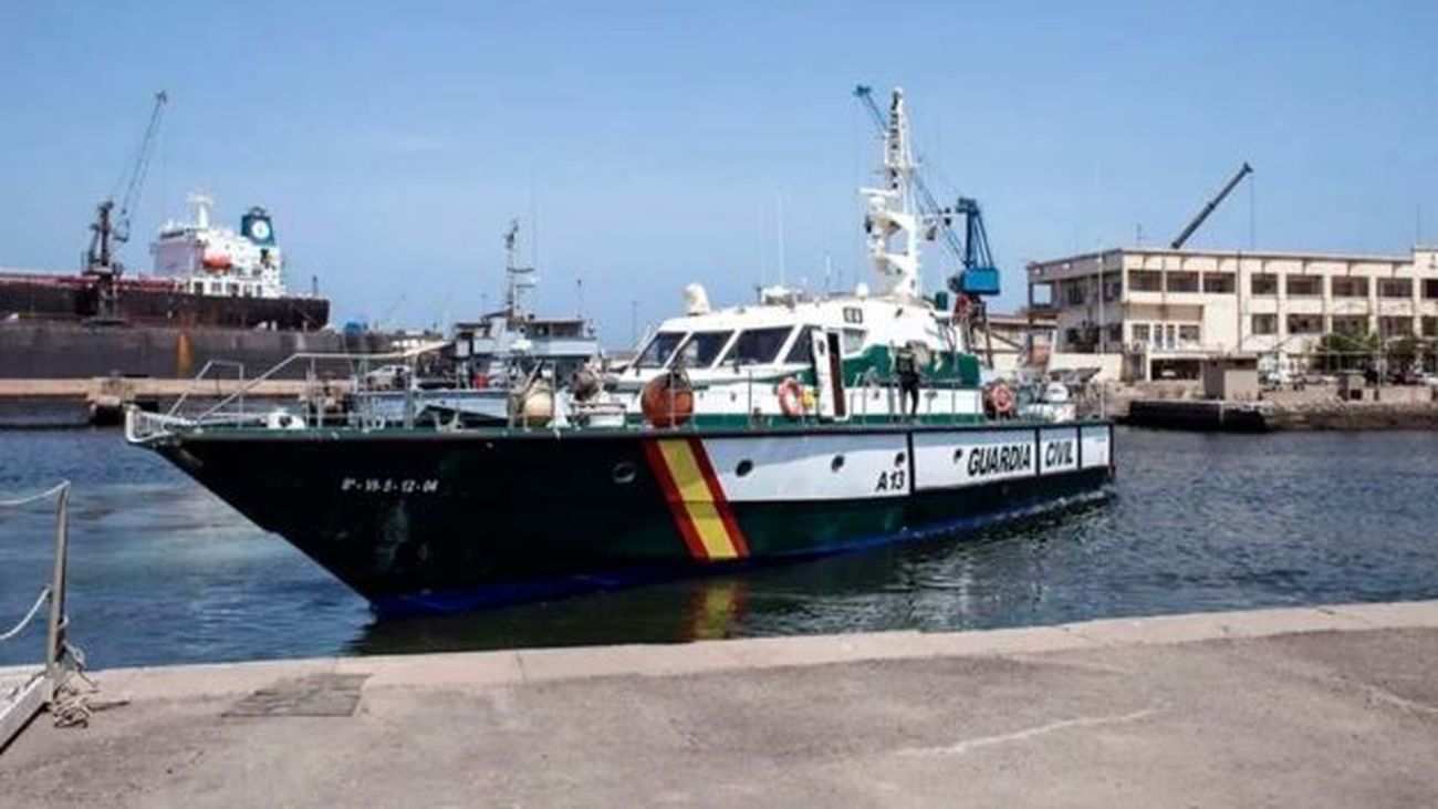 La Guardia Civil intercepta cerca de Canarias un buque con uno de los alijos de cocaína "más importantes" de la historia