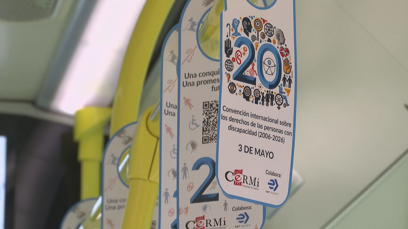 La EMT visibiliza los derechos de las personas con discapacidad en sus autobuses