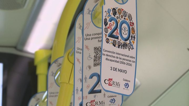 La EMT visibiliza los derechos de las personas con discapacidad en sus autobuses