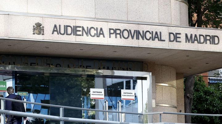 La Fiscalía pide 30 años de prisión para el acusado de matar a su exposa en la calle Arcos de Agua de Getafe