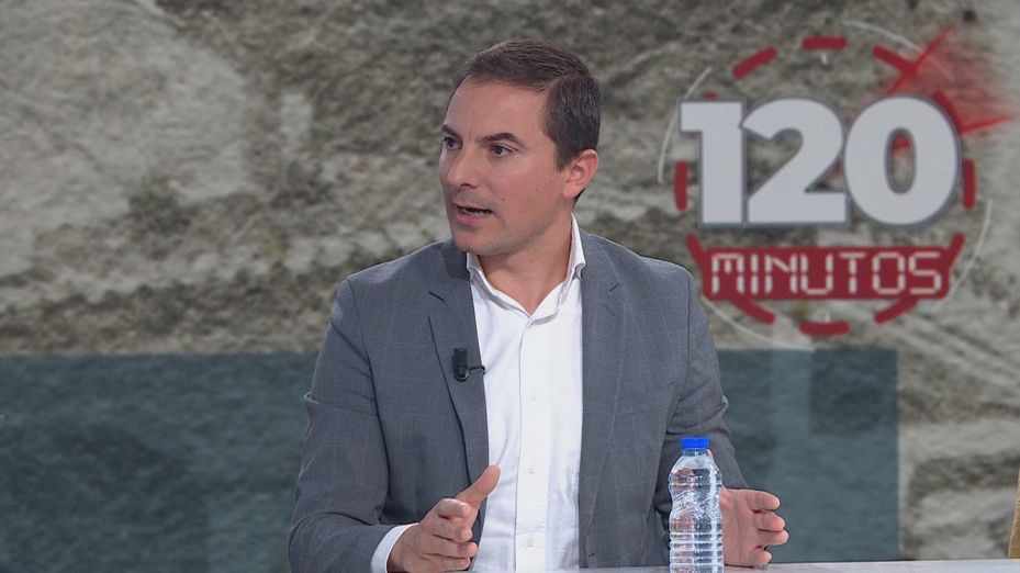 Juan Lobato: “El dinero que el PSOE ha dado en efectivo tiene que haber salido del banco”