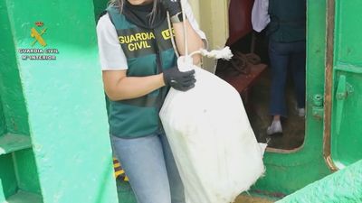 Dos operaciones de la Guardia Civil interceptan casi 50 toneladas de drogas