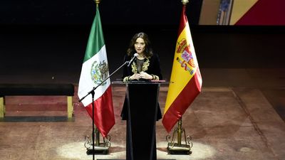 La presidenta de México amenaza con suspender los premios Platino si acude Ayuso