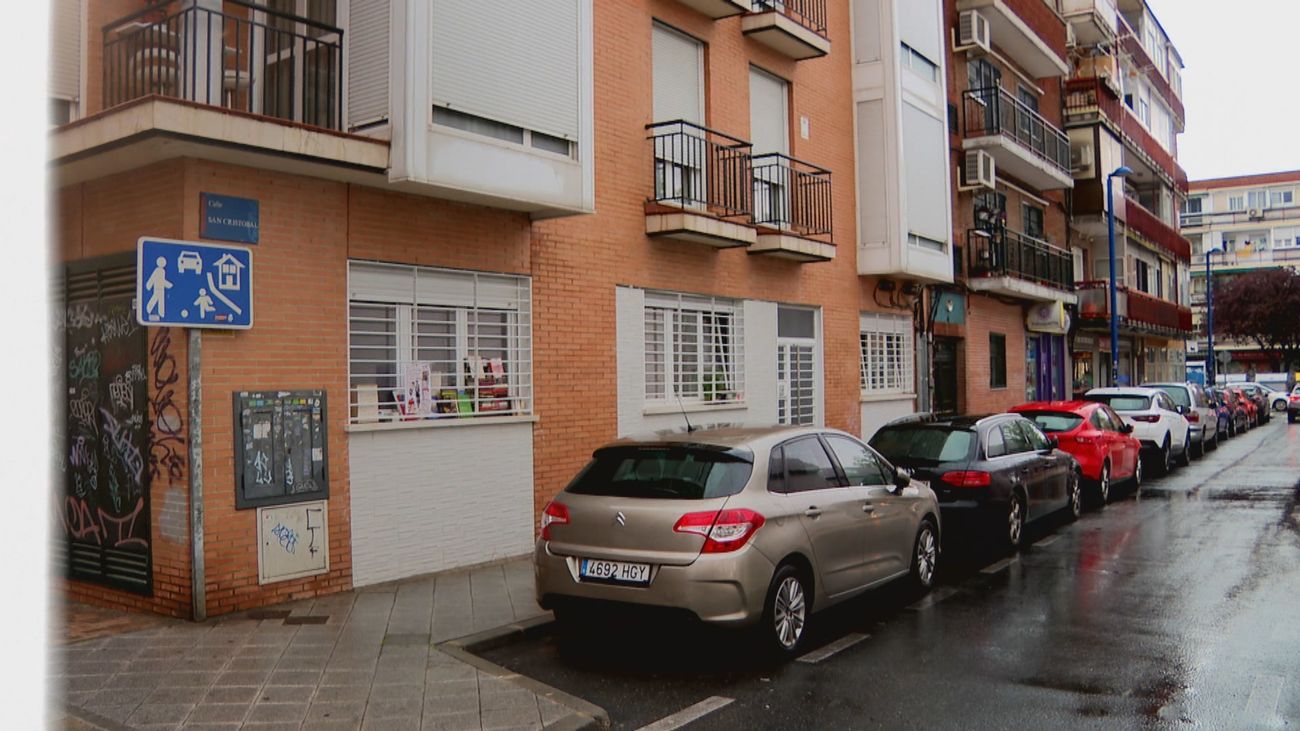 La ventana vecinal de Leganés: una biblioteca improvisada en pleno barrio de Los Santos