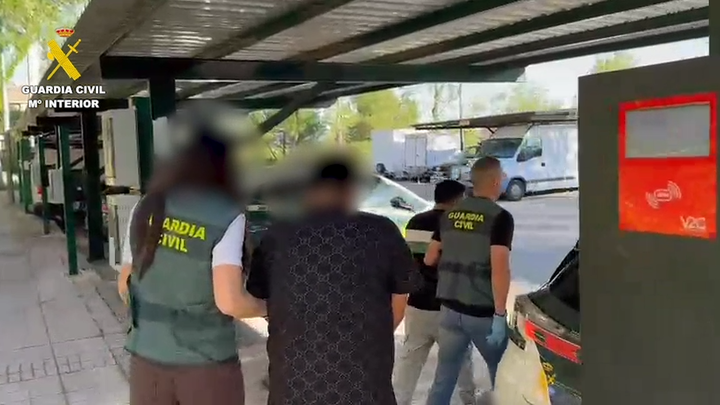 Tres detenidos y tres investigados por hurtos utilizando el método de la 'siembra' en Tres Cantos