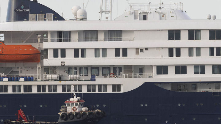 Médicos de Sanidad Exterior suben a bordo del crucero MV Hondius