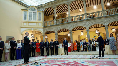 Felipe VI recibe en el Pardo a los ganadores del concurso escolar '¿Qué es un Rey para ti?'