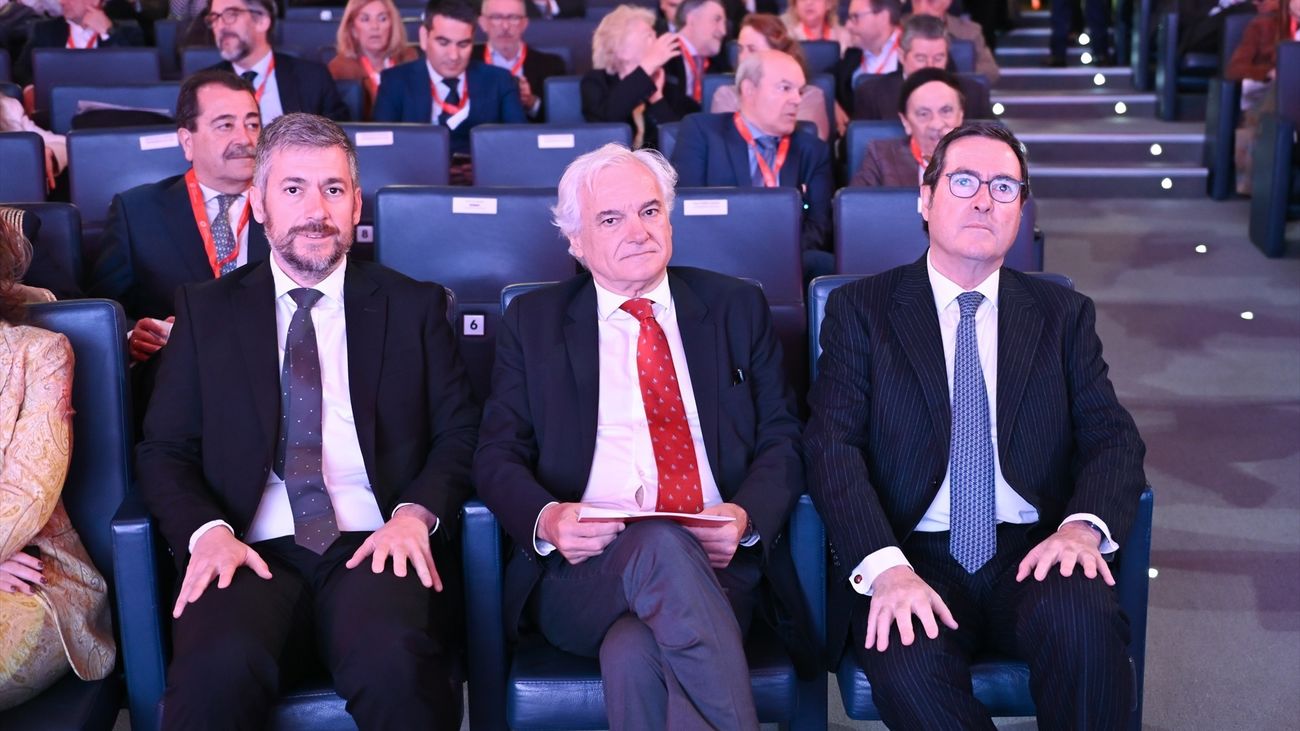 Un foro de liderazgo de la CEOE anima a ver la IA como "oportunidad"