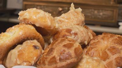 Aprende a preparar rosquillas de San Isidro en la pastelería más antigua de Madrid