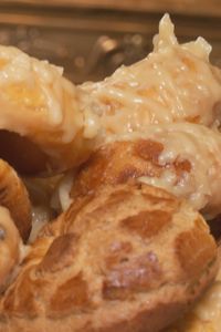 Aprende a preparar rosquillas de San Isidro en la pastelería más antigua de Madrid