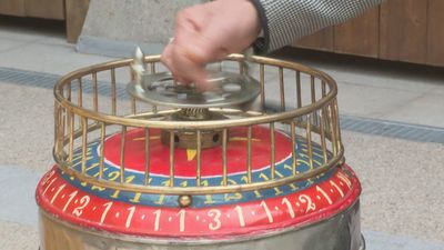 Una barquillera centenaria entra en el Museo de Artes y Tradiciones Populares