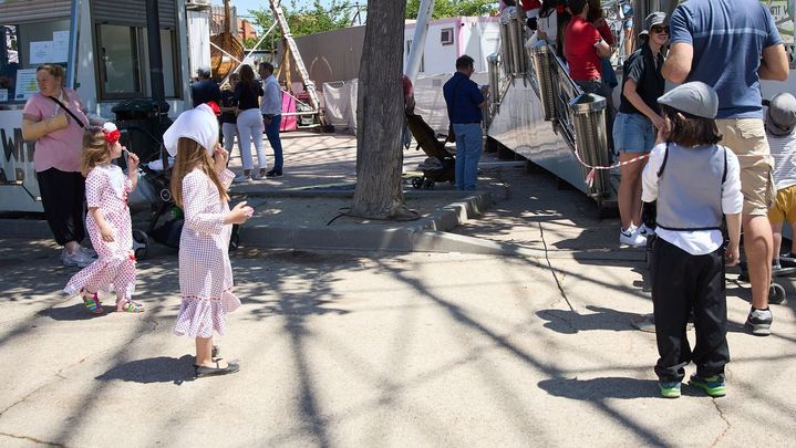 Los más pequeños también celebran las fiestas / EUROPA PRESS