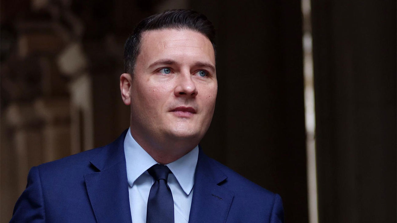 Dimite el ministro británico de Sanidad Wes Streeting que se perfila como rival para Starmer