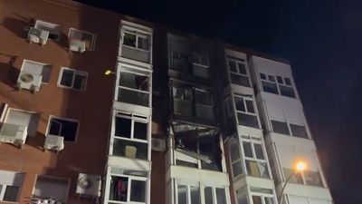 Tres personas afectadas por inhalación de humo en el incendio de una vivienda en Ciudad Lineal