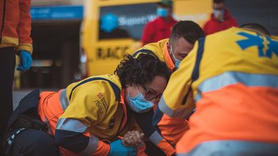Fallece  un hombre de 47 años cuando se bañaba  en una playa de Barcelona