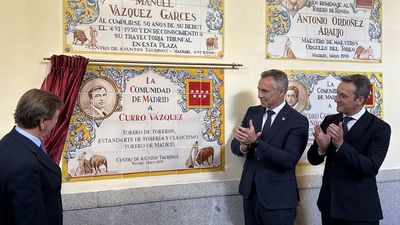 Las Ventas homenajea a Curro Vázquez: un azulejo conmemorativo para el torero más querido del Madrid de los 80