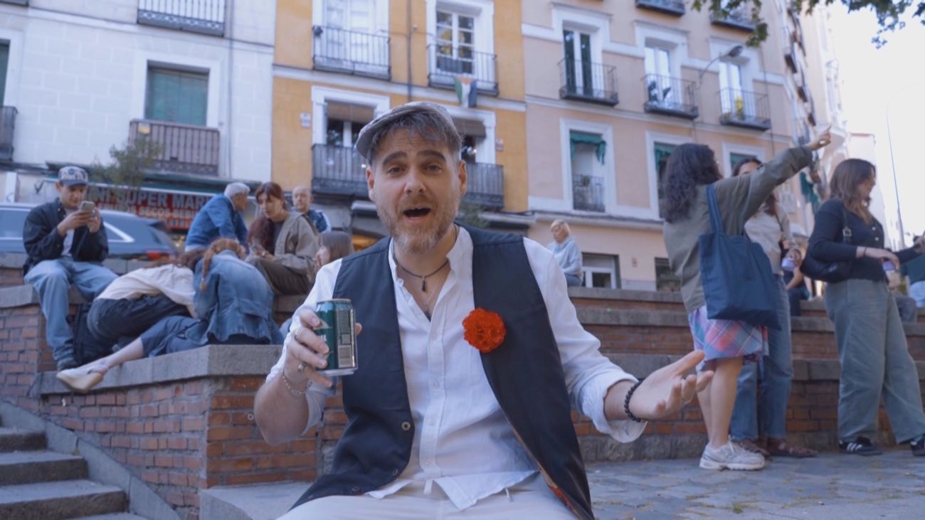 Los jóvenes madrileños reinventan el chotis en San Isidro: así suena ahora el Madrid de Agustín Lara