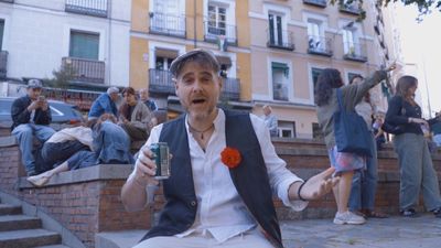 Los jóvenes madrileños reinventan el chotis en San Isidro: así suena ahora el Madrid de Agustín Lara