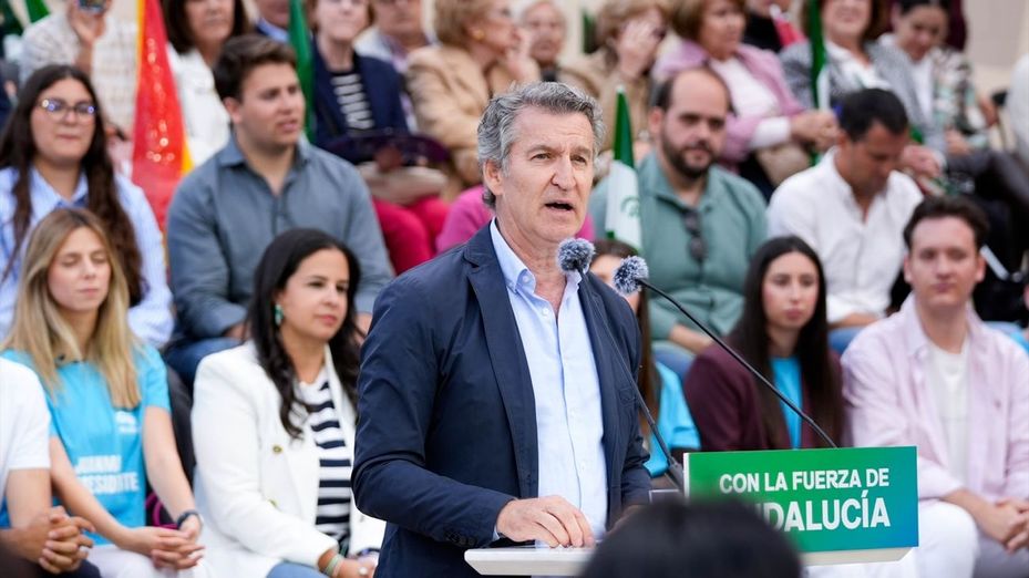 Feijóo pide el voto a los socialistas "abochornados" y carga contra Montero en el cierre de campaña andaluza