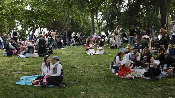 La Pradera de San Isidro, una tradición de cinco siglos que huele a gallinejas y suena a organillo