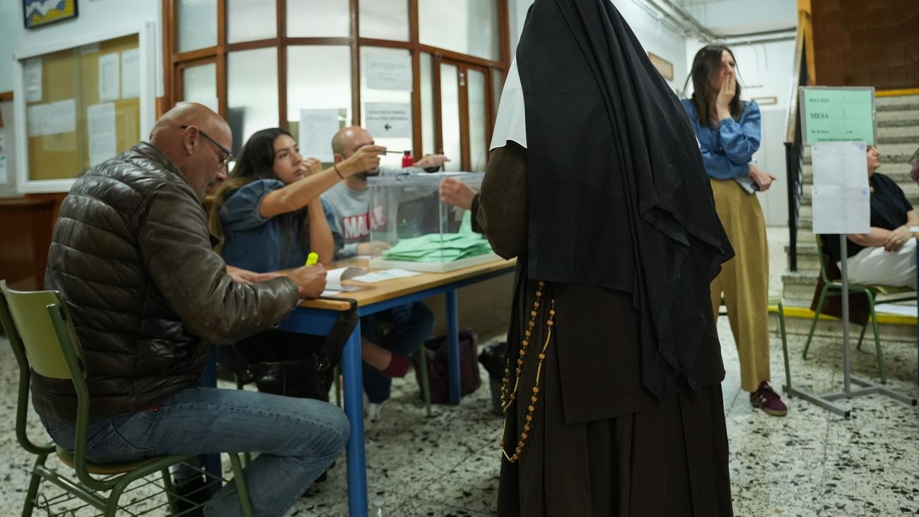 Los candidatos llaman a la participación en una jornada electoral sin incidencias
