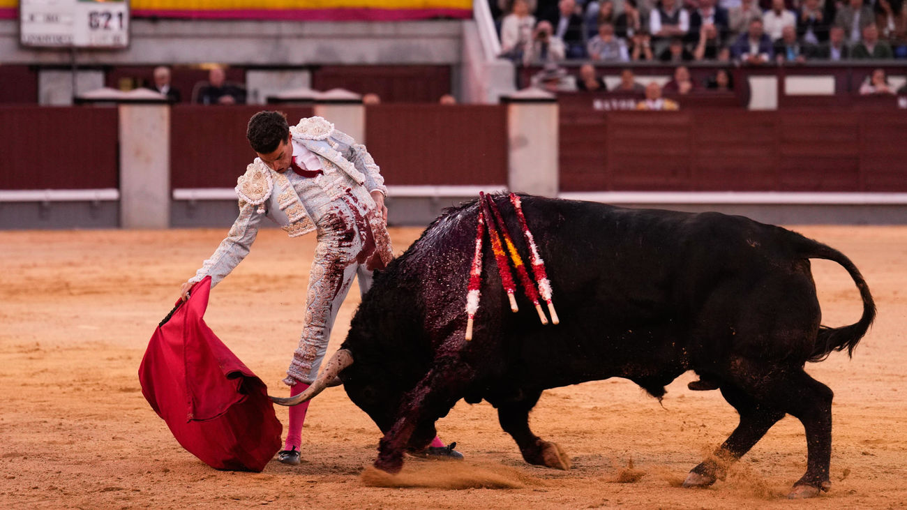 Fernando Adrián en el noveno festejo de la Feria de San Isidro
