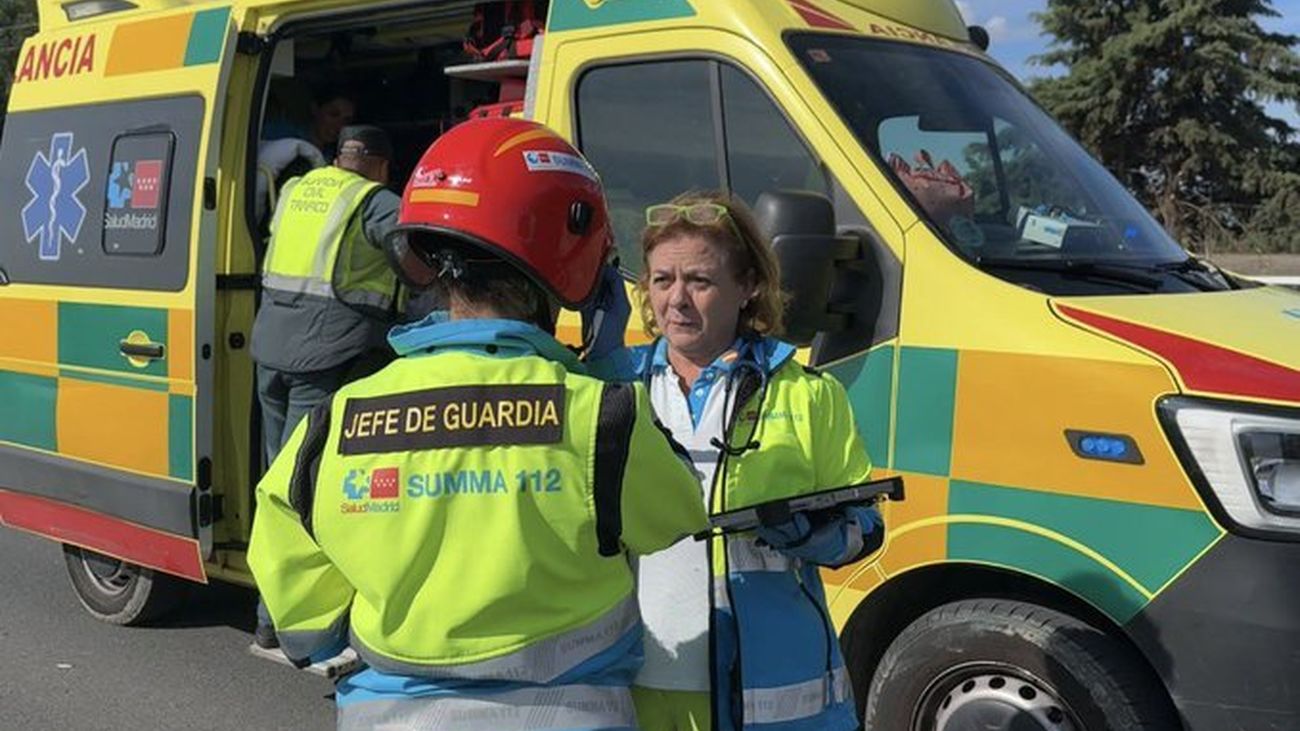 Ambulancia y sanitarios del SUMMA 112