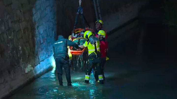 Una mujer se encuentra en estado grave tras precipitarse esta noche al río Manzanares