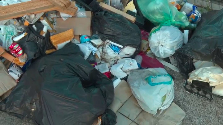 Insalubridad y basura  en el polígono Valmor de Valdemoro