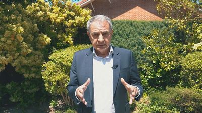 Zapatero defiende que sus actividades son legales y niega que realizara gestiones para el rescate de 'Plus Ultra'