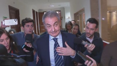 Vox y Hazte Oír piden al juez que retire el pasaporte a Zapatero por riesgo de fuga y de destrucción de pruebas