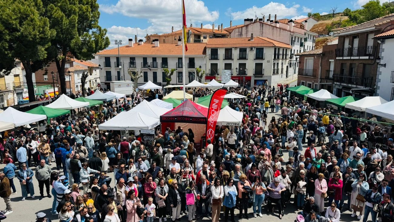Ambiente en la Plaza Mayor durante una edición anterior de 'Cómete Campo Real'