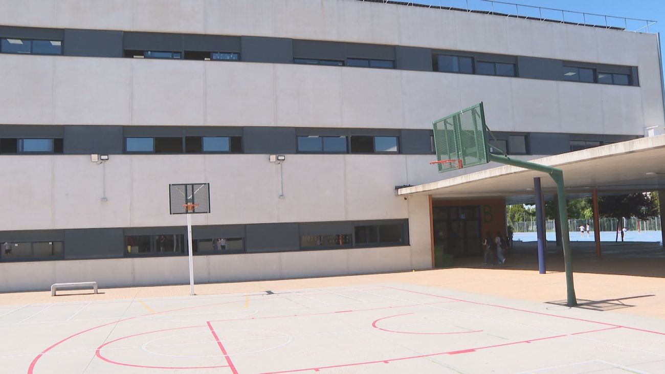 El colegio Aquila de Parla se convierte en el primero de España con un sistema integral de aerotermia