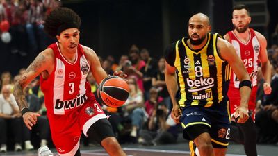 79-61. Olympiacos, a la final de la Euroliga tras exhibirse ante el Fenerbahce