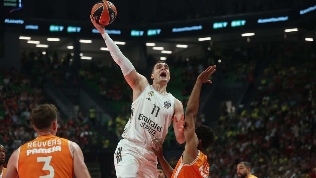 Hezonja ante el Valencia Basket
